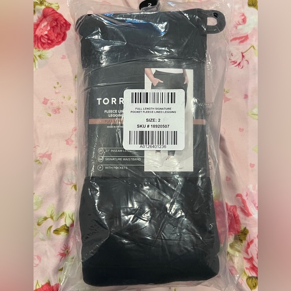 Torrid fleece lined leggings - Picture 2 of 3